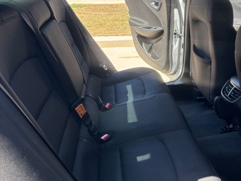 Used 2018 Chevrolet Malibu LT image 7