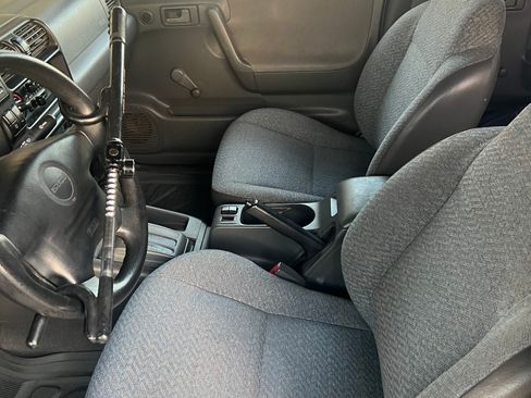 Used 1998 Isuzu Rodeo S image 5