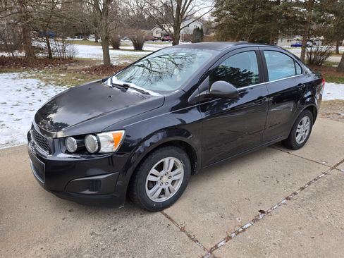Used 2015 Chevrolet Sonic LT image 1