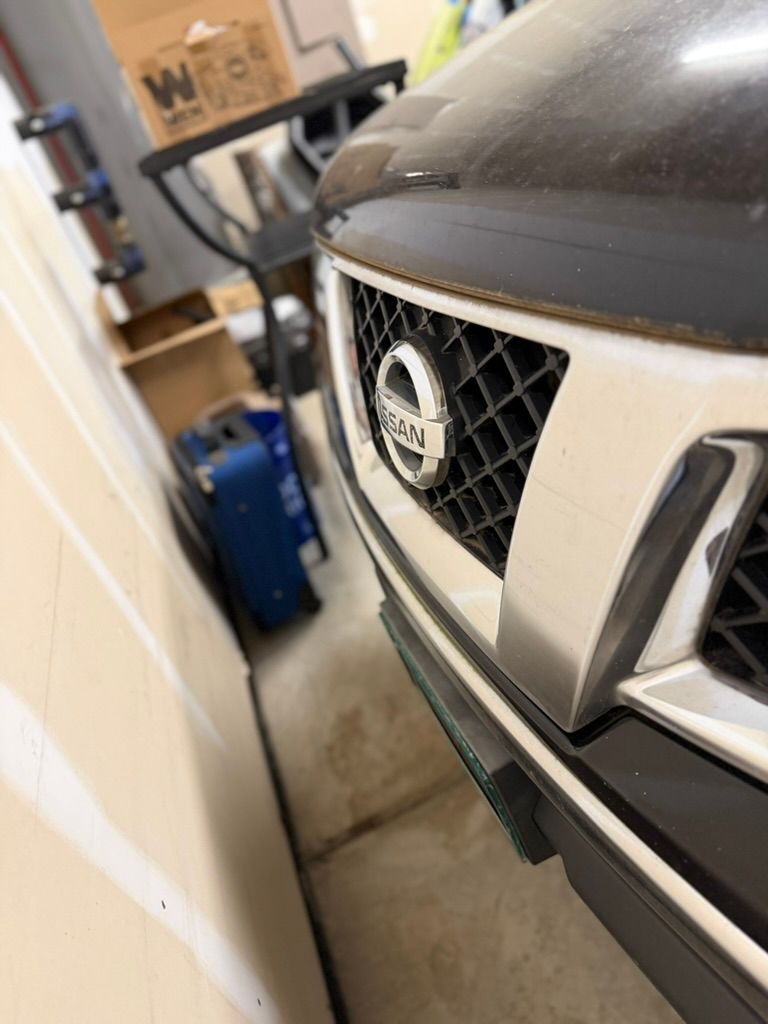 Used 2010 Nissan Frontier LE w/ LE Value Truck Pkg AWD/4WD image 14
