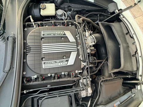 Used 2016 Chevrolet Corvette Z06 w/ 3LZ Preferred Equipment Group image 13