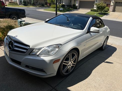 Used 2012 Mercedes-Benz E 350 Cabriolet image 4
