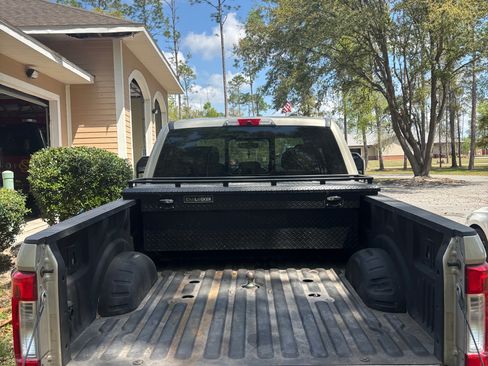 Used 2017 Ford F250 Lariat w/ Lariat Value Package image 8