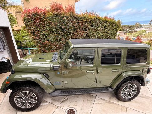 Used 2024 Jeep Wrangler High Altitude AWD/4WD image 1