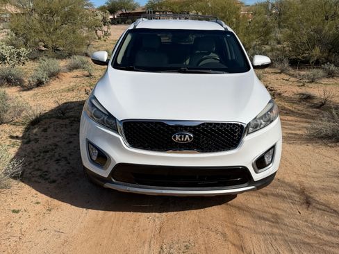 Used 2018 Kia Sorento EX image 2