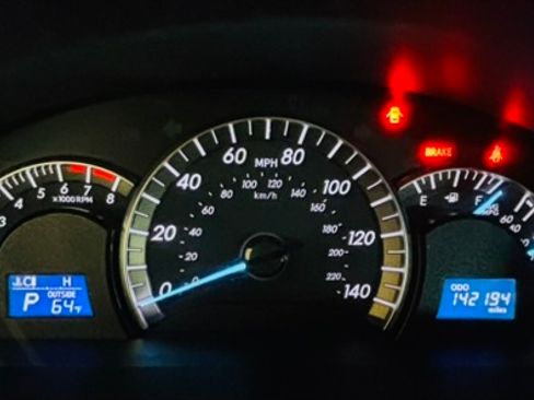 Used 2014 Toyota Camry SE FWD image 19
