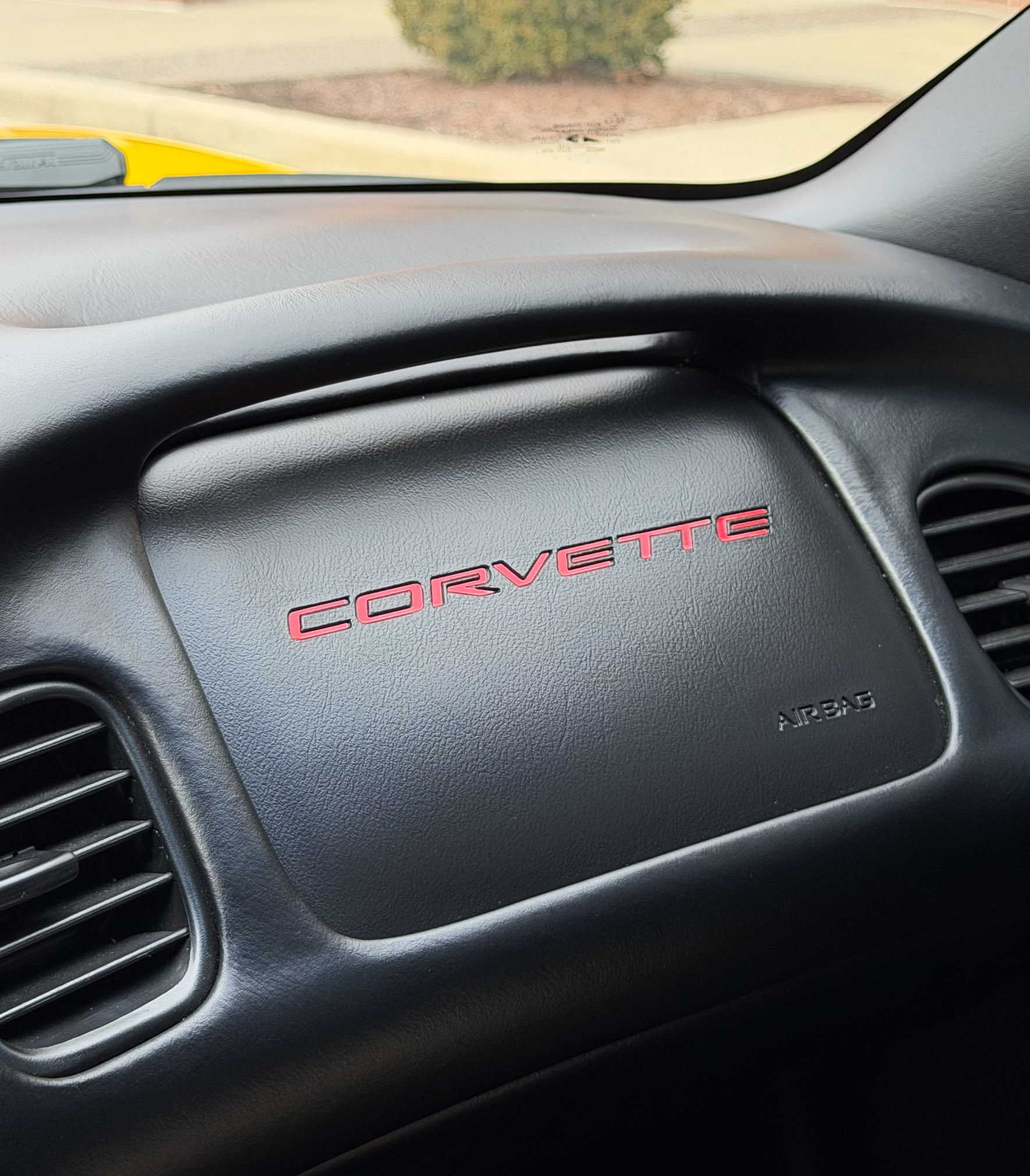 Used 2004 Chevrolet Corvette Convertible w/ Preferred Equipment Group RWD image 15