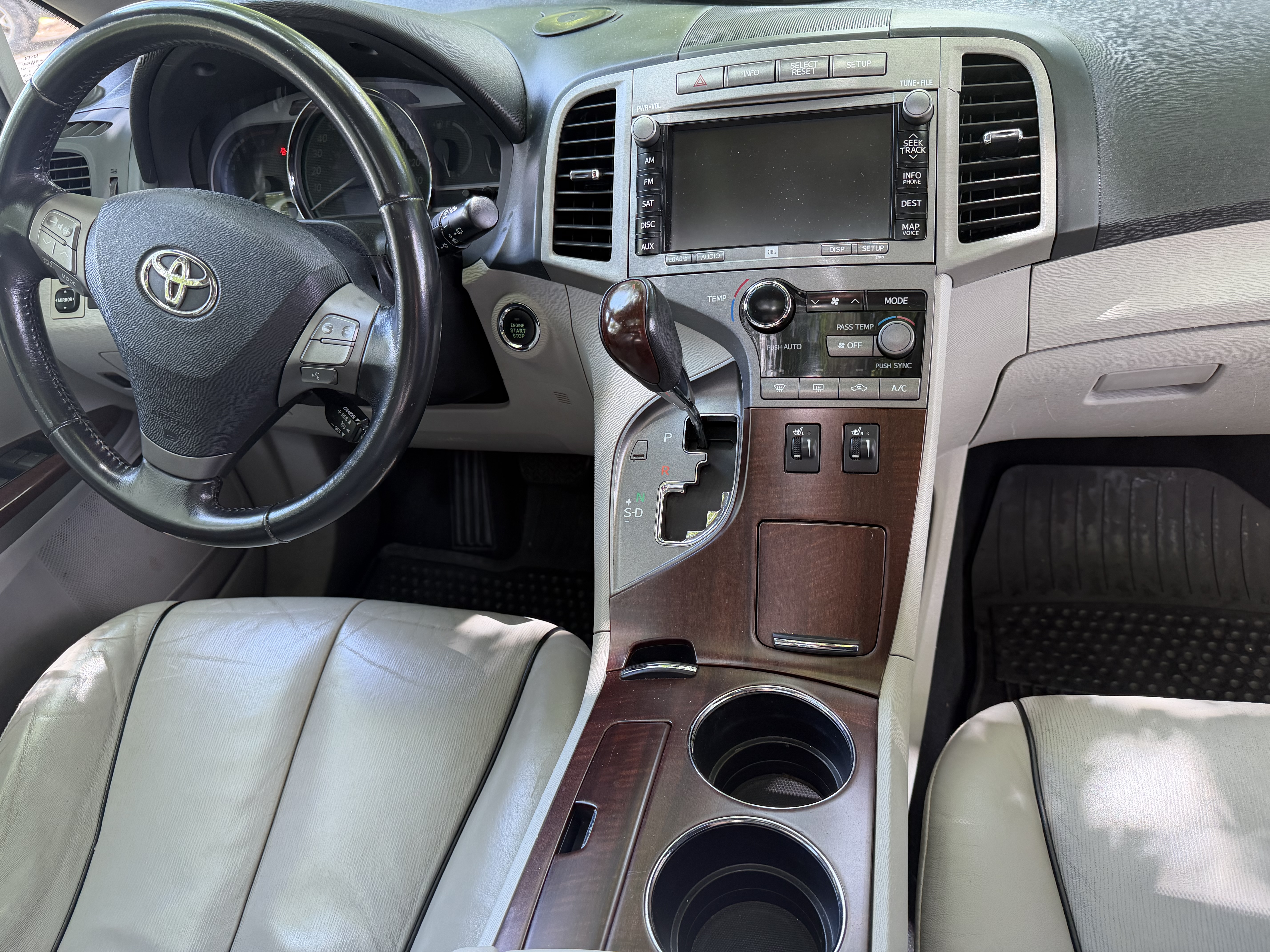Used 2010 Toyota Venza FWD image 20