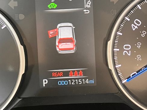 Used 2021 Toyota RAV4 XLE Premium AWD/4WD image 22
