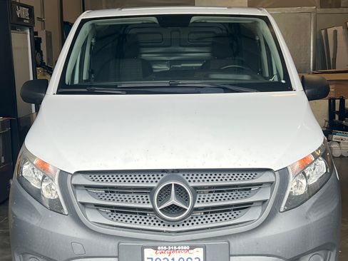 Used 2017 Mercedes-Benz Metris image 16