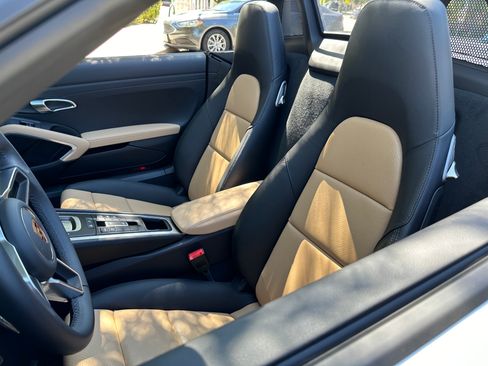 Used 2023 Porsche 718 Boxster RWD image 13