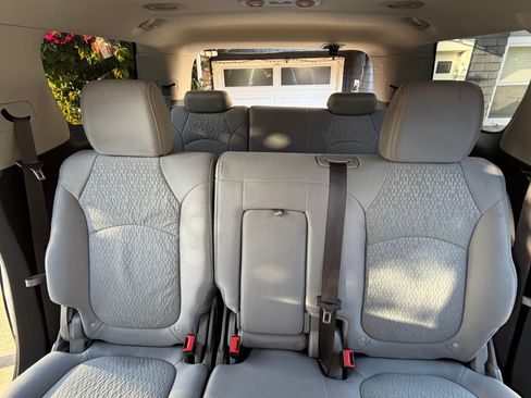 Used 2011 GMC Acadia SL image 12