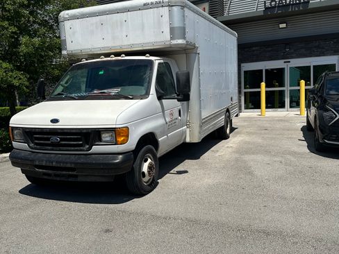Used 2007 Ford E-450 and Econoline 450 RWD image 11