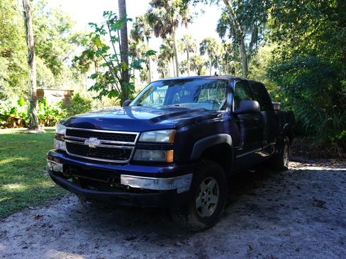 Used 2006 Chevrolet Silverado 1500 LT w/ Onstar Plus Package image 4