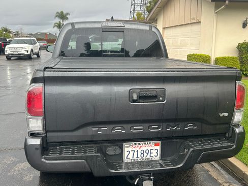 Used 2021 Toyota Tacoma TRD Off-Road w/ Technology Package image 1