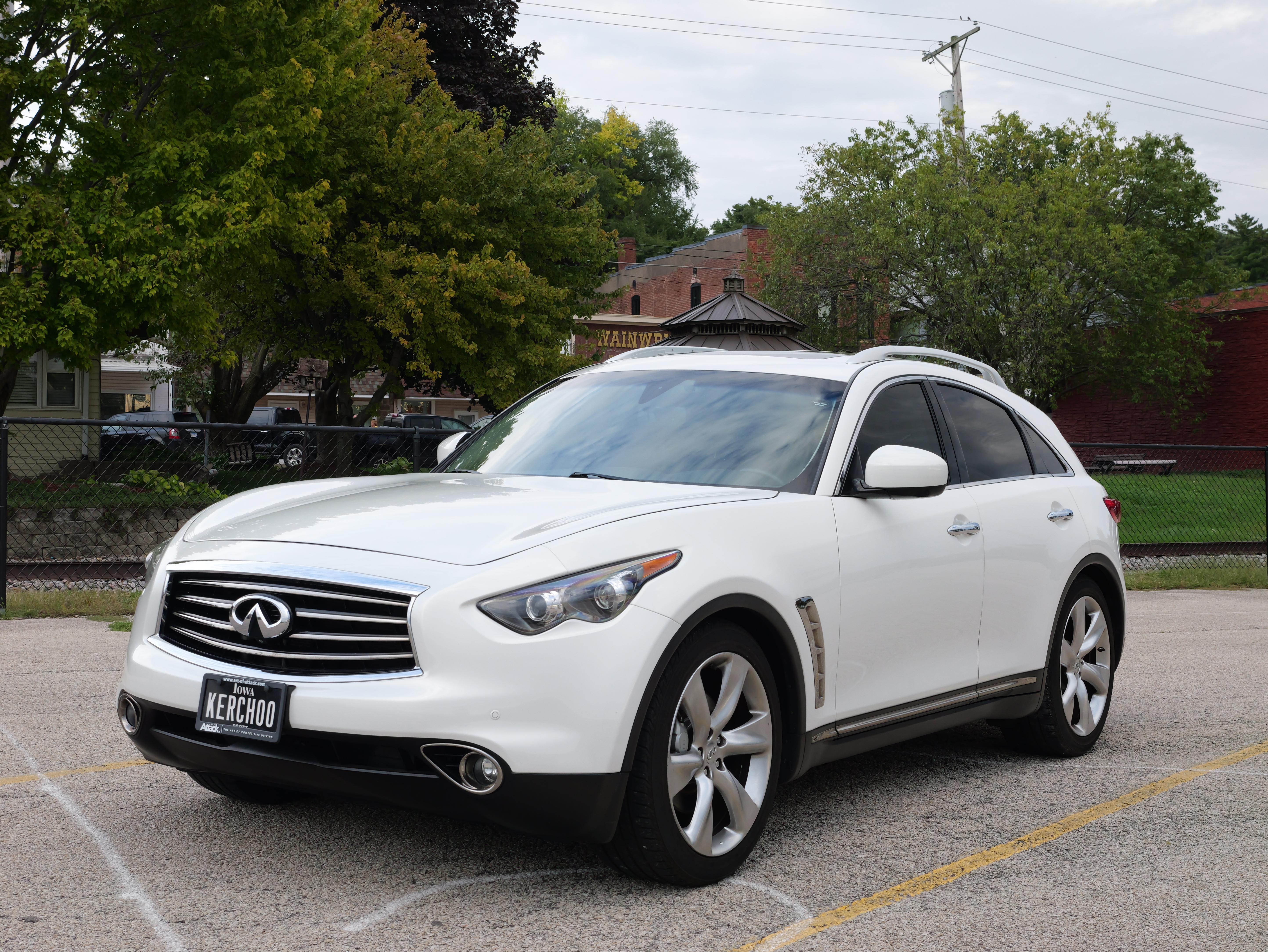 Used 2012 INFINITI FX50 AWD w/ Sport Pkg image 9