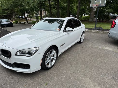 Used 2015 BMW 750i RWD image 4