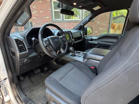 Used 2017 Ford F150 XLT w/ Equipment Group 302A Luxury AWD/4WD image 21