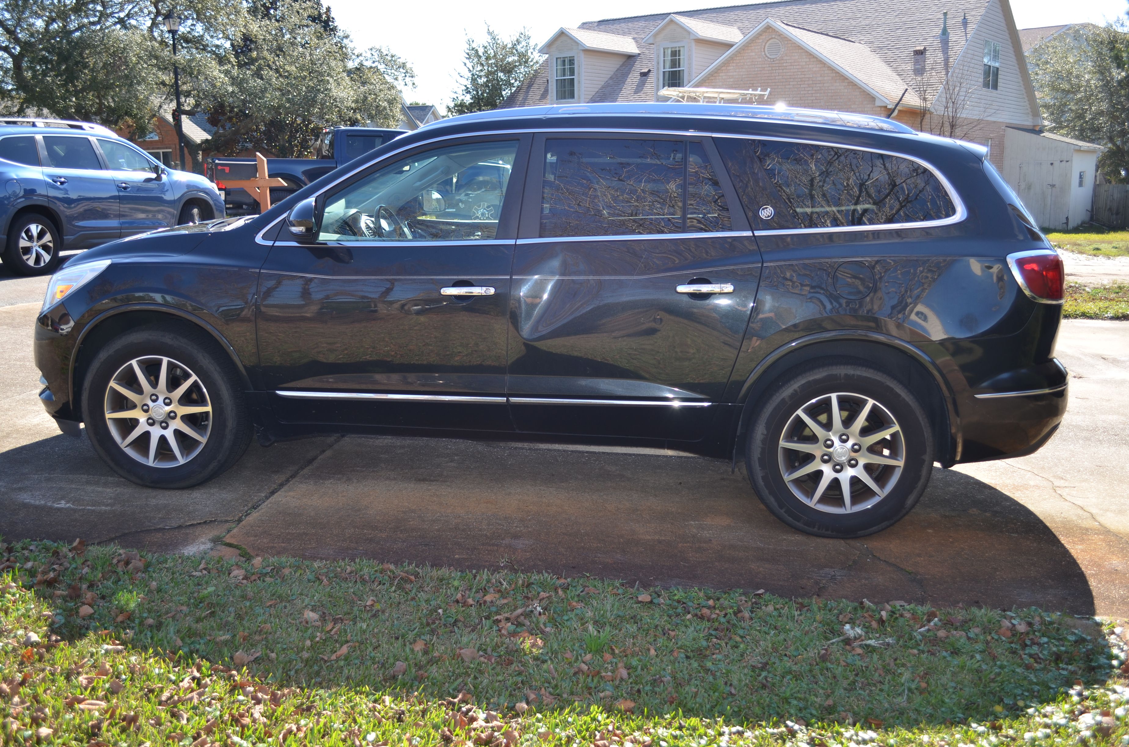 Used 2015 Buick Enclave Leather FWD image 12