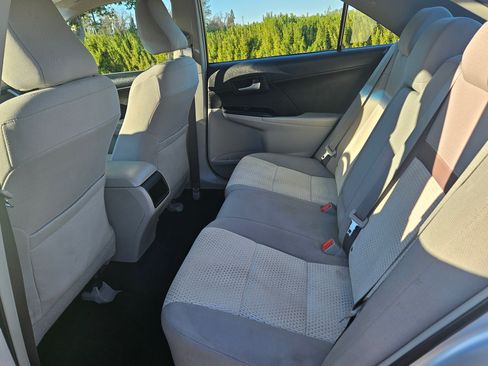 Used 2013 Toyota Camry LE image 11