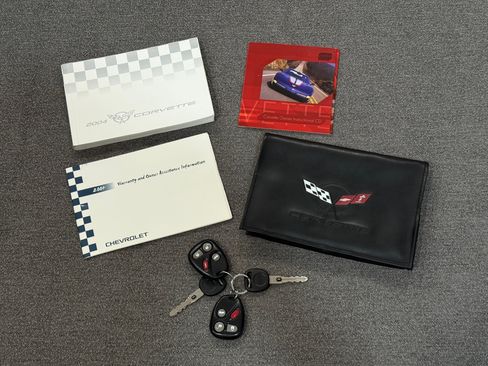 Used 2004 Chevrolet Corvette Coupe w/ Preferred Equipment Group RWD image 5