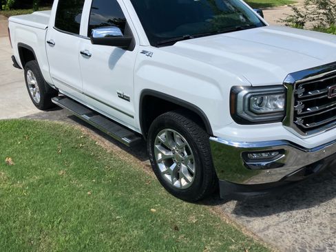 Used 2018 GMC Sierra 1500 SLT w/ Texas SLT Premium Package AWD/4WD image 2