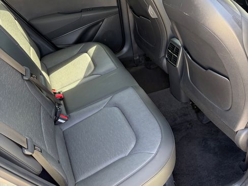 Used 2024 Kia Niro SX Touring image 10