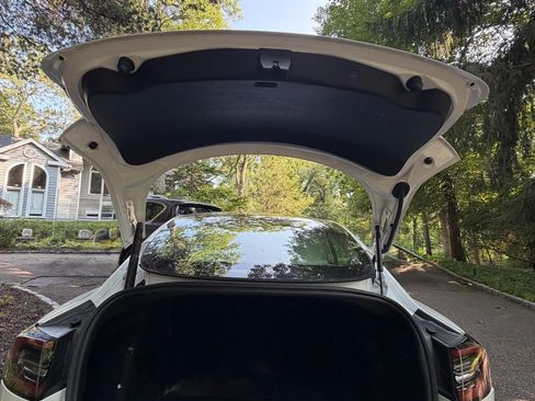 Used 2022 Tesla Model 3 Long Range AWD/4WD image 8