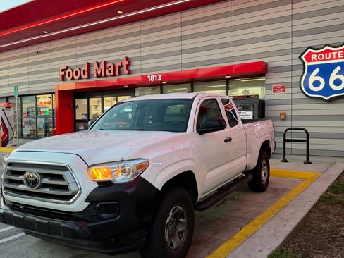Used 2022 Toyota Tacoma SR image 4