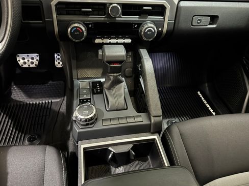 Used 2025 Toyota Tacoma TRD Sport AWD/4WD image 17