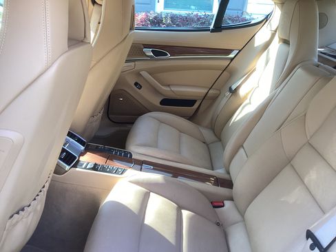 Used 2014 Porsche Panamera 4 image 14