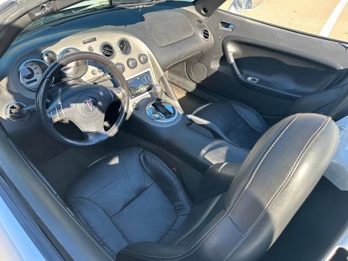 Used 2008 Pontiac Solstice Convertible w/ Premium Package image 10