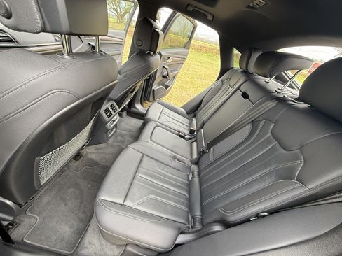 Used 2023 Audi Q5 2.0T Premium w/ Convenience Package image 14