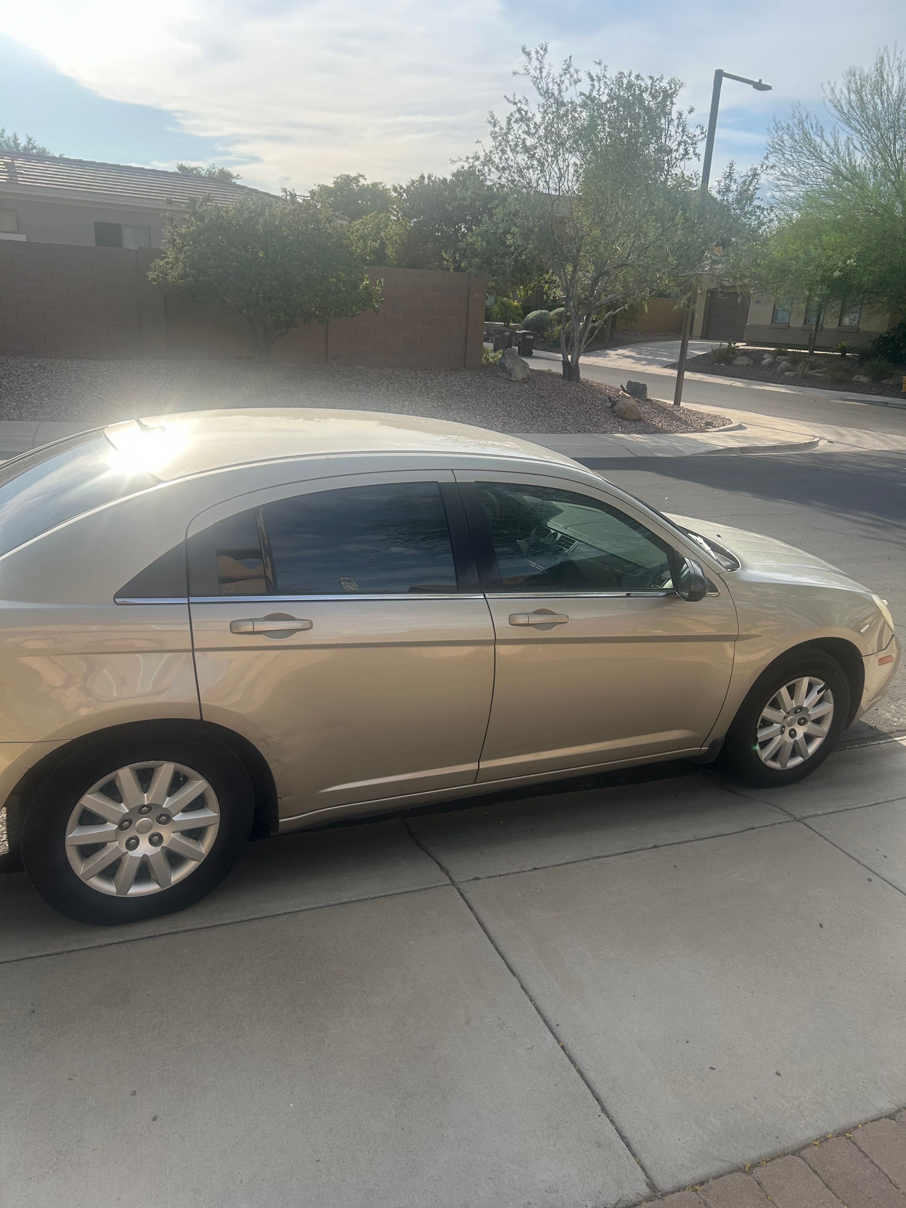 Used 2008 Chrysler Sebring LX FWD image 4