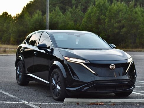 Used 2023 Nissan Ariya FWD image 2