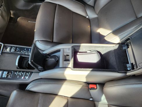 Used 2016 Porsche Panamera Turbo image 18