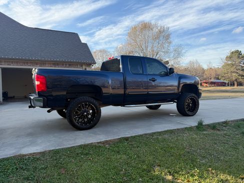 Used 2010 Chevrolet Silverado 1500 LS image 11