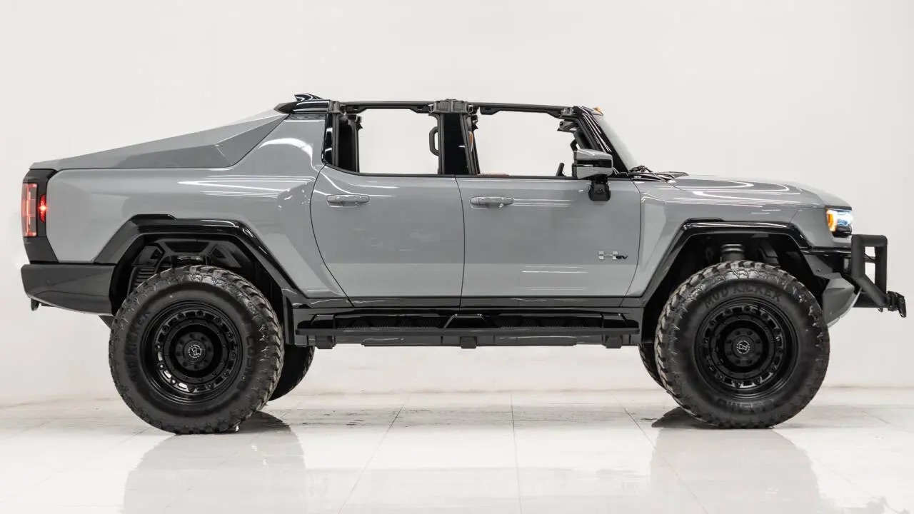 Used 2024 GMC Hummer EV 2X AWD/4WD image 11