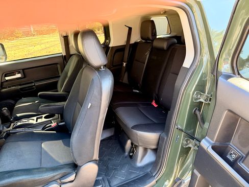 Used 2010 Toyota FJ Cruiser 4WD image 14