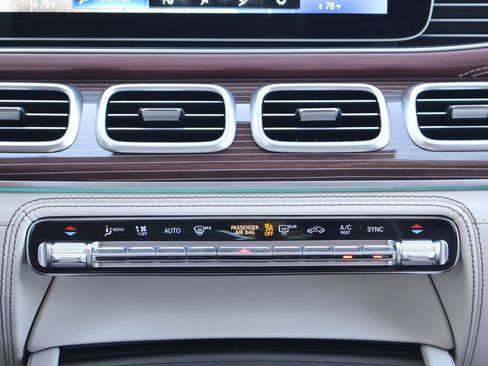 Used 2023 Mercedes-Benz Maybach GLS 600 4MATIC image 21