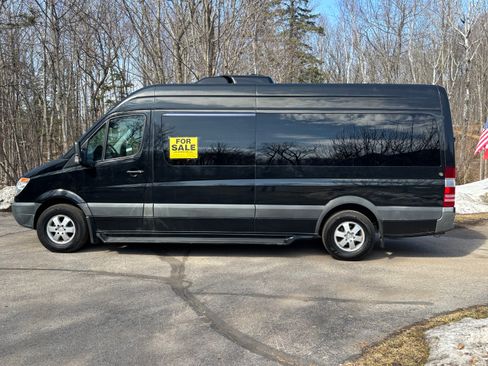 Used 2008 Dodge Sprinter 2500 image 2