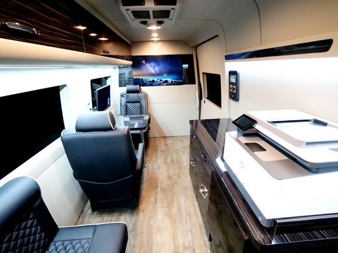 Used 2024 Mercedes-Benz Sprinter 3500 image 13