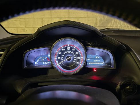 Used 2015 MAZDA MAZDA3 i Touring w/ Technology Package image 9