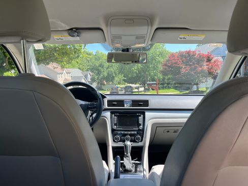 Used 2012 Volkswagen Passat 2.5 SE FWD image 11