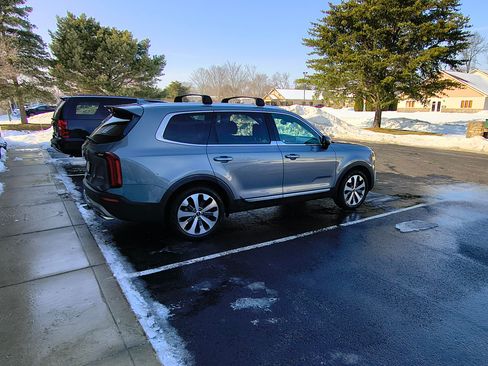 Used 2020 Kia Telluride EX w/ EX Premium Package image 11