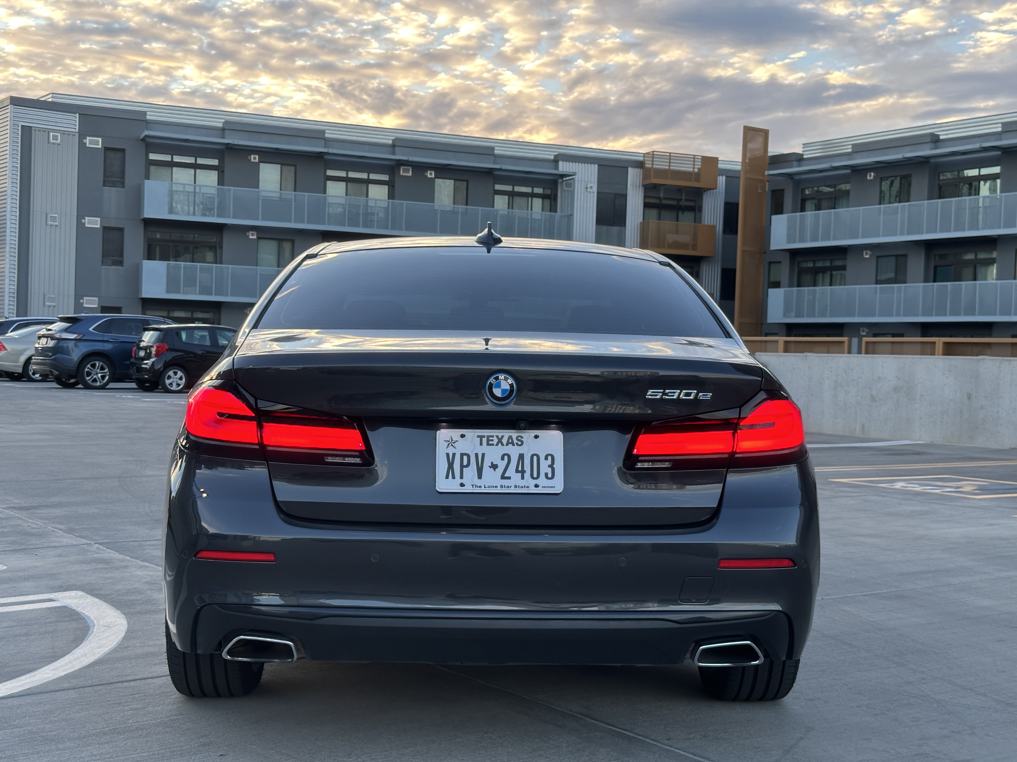 Used 2022 BMW 530e w/ Premium Package RWD image 6