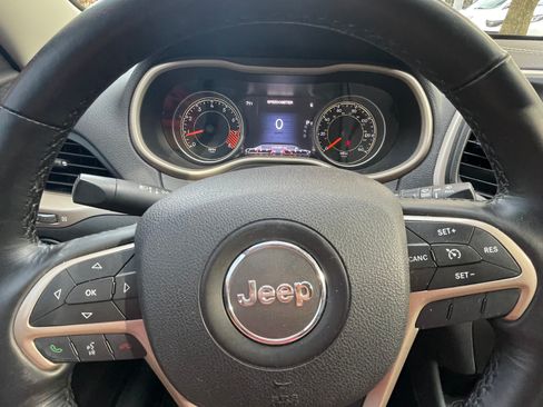 Used 2015 Jeep Cherokee Limited image 13
