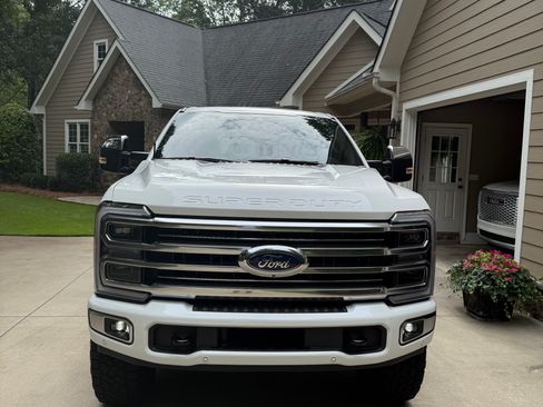 Used 2025 Ford F350 Platinum w/ Platinum Plus Package image 2