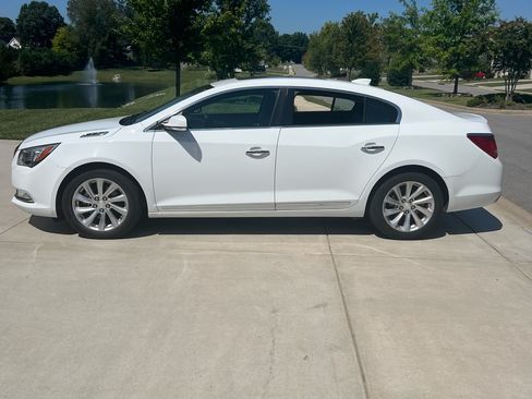 Used 2016 Buick LaCrosse Leather FWD image 2