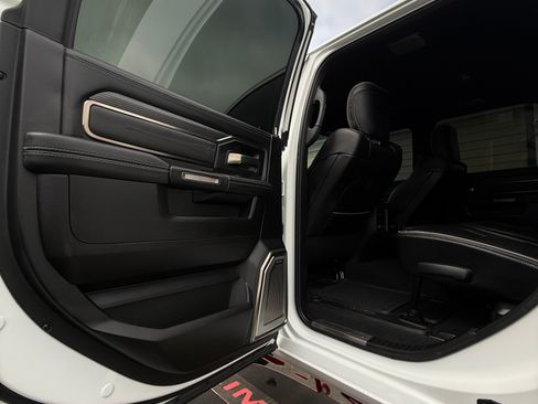 Used 2019 RAM 3500 Limited AWD/4WD image 5